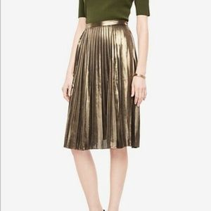 ANN TAYLOR Metallic Gold Pleated Skirt - NWT (12)